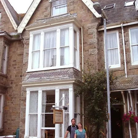 Glencree House 4*