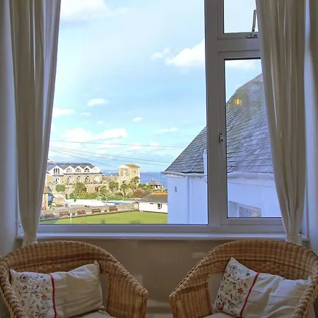 Glencree House 4*
